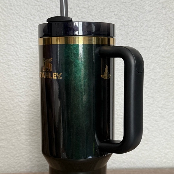 Target x Stanley Elphaba Wicked For Good FlowState Quencher Tumbler 40 Oz NWOT - Picture 2 of 11